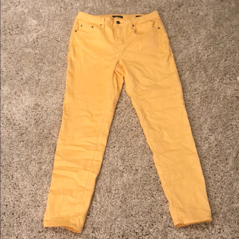 Capri pants.
